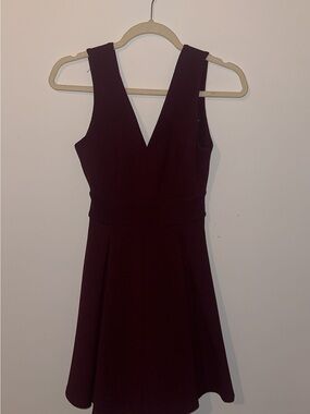 Women's V-Neck Sleeveless A-Line Dress - Burgundy